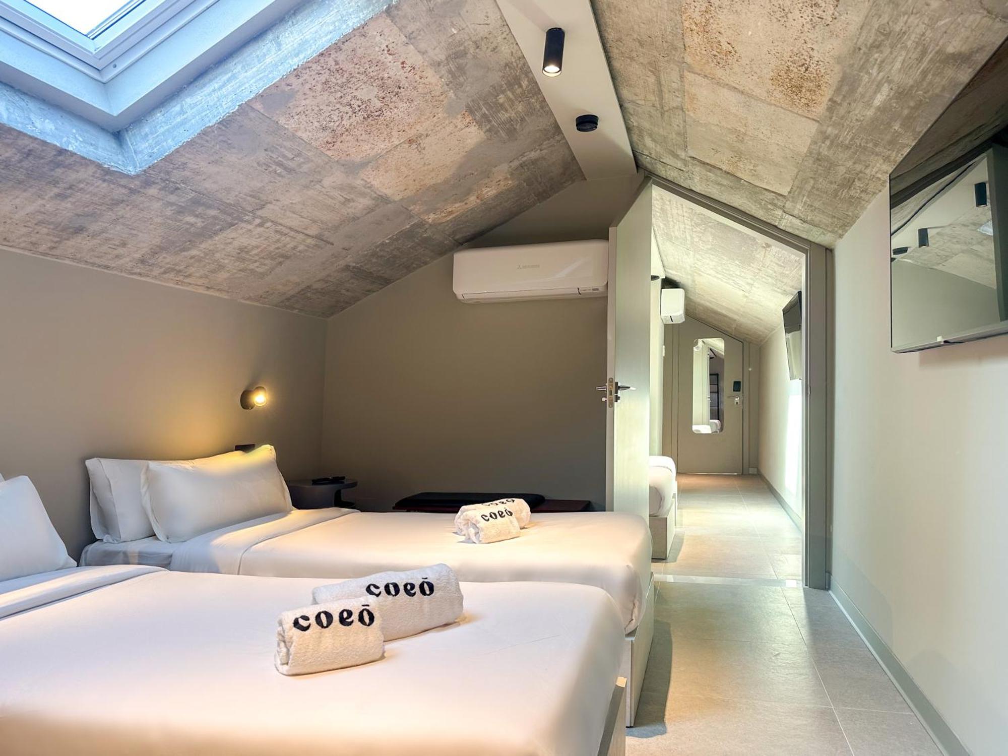 Coeo Hernan Ruiz Rooftop Pool Hostel Málaga Rom bilde